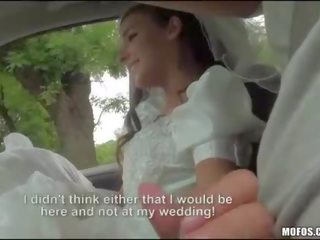 Amirah adara 在 bridal gown 公 臟 電影
