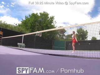 Spyfam langkah bro memberikan langkah sis flirtatious tenis pelajaran