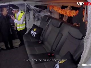Fuckedintraffic - halloween jazmín jae prsnaté britské polícia žena hardcore jebanie v the autobus - vipsexvault